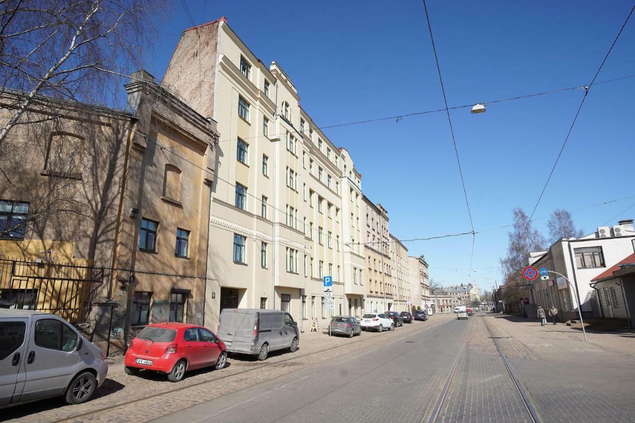 Ferienwohnung New Bohemian Crash Pad In Riga Center Exterior foto